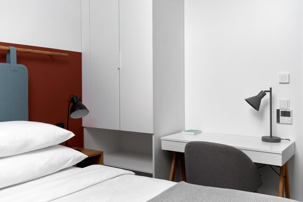 Plantonia Aparthotel Краков Экстерьер фото