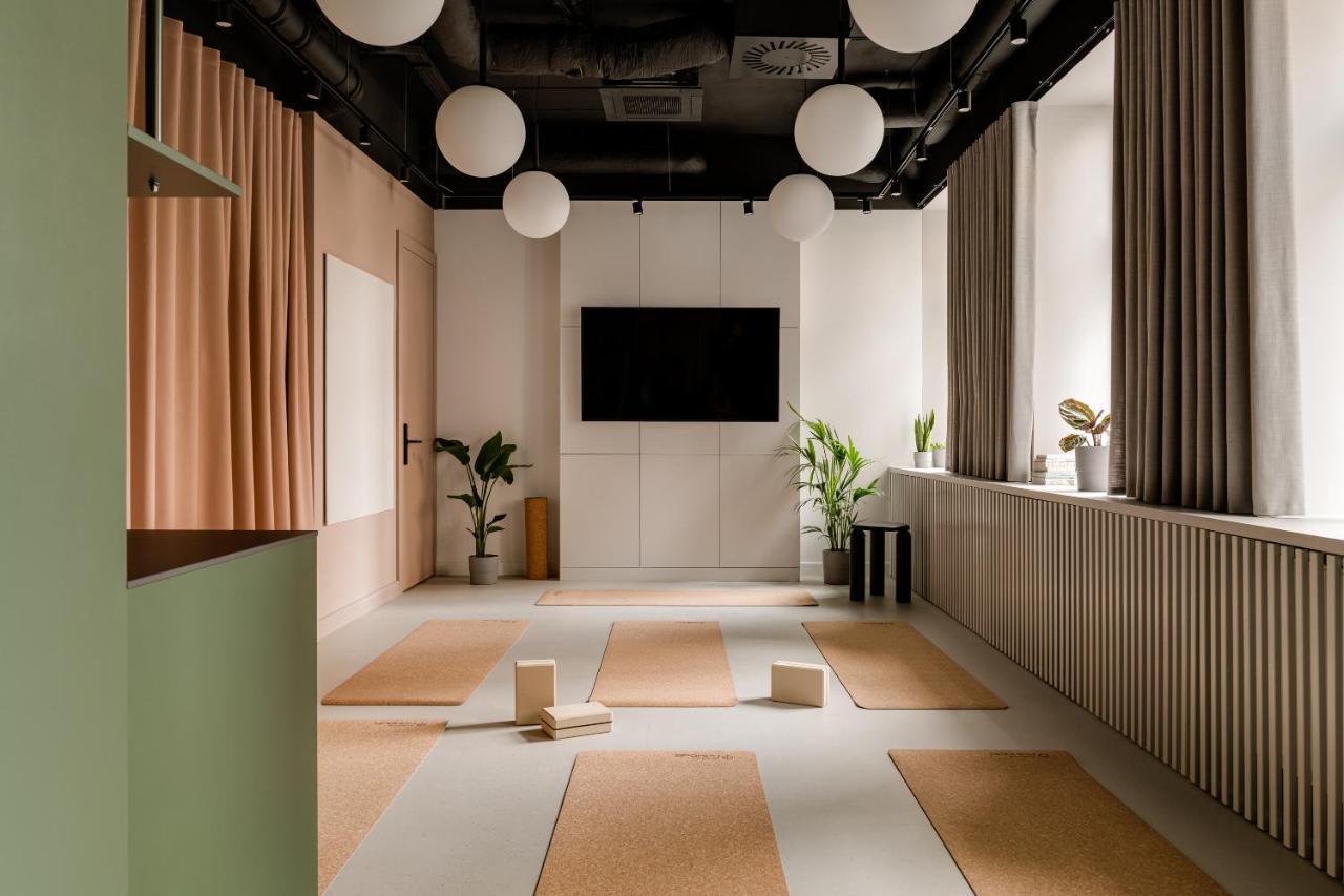 Plantonia Aparthotel Краков Экстерьер фото