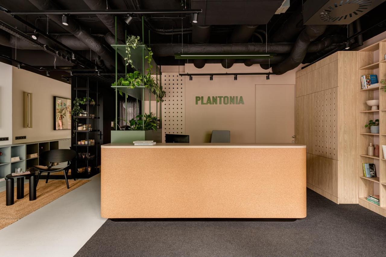 Plantonia Aparthotel Краков Экстерьер фото