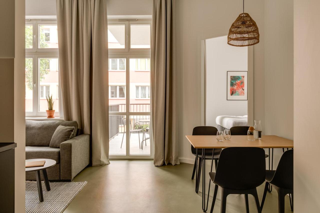 Plantonia Aparthotel Краков Экстерьер фото