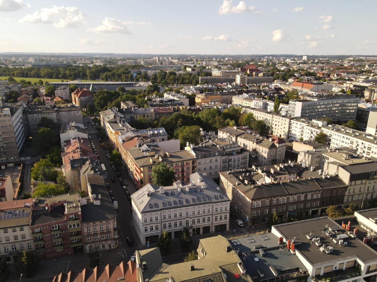 Plantonia Aparthotel Краков Экстерьер фото